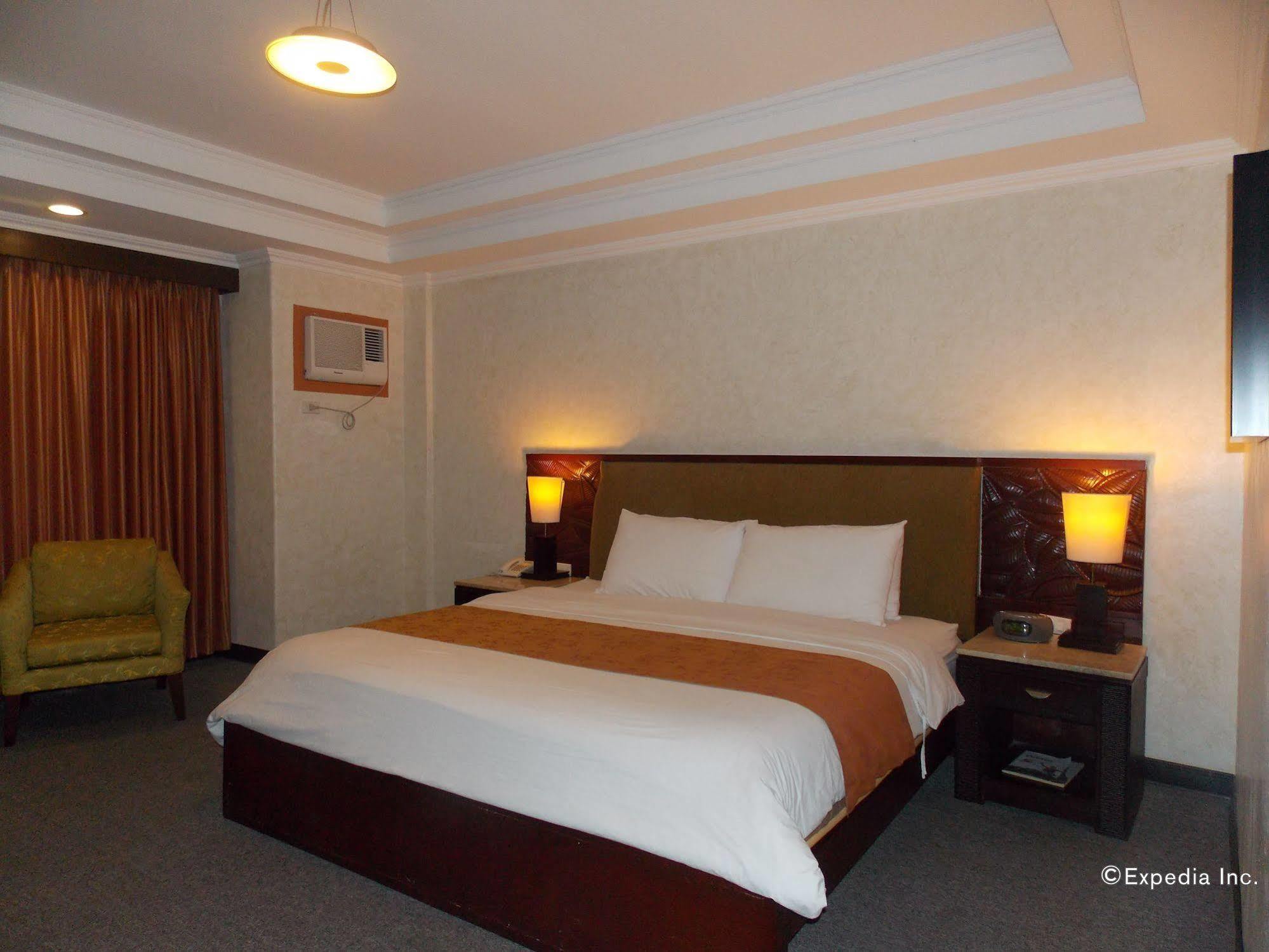 Mo2 Westown Hotel - Mandalagan Bacolod Exterior foto