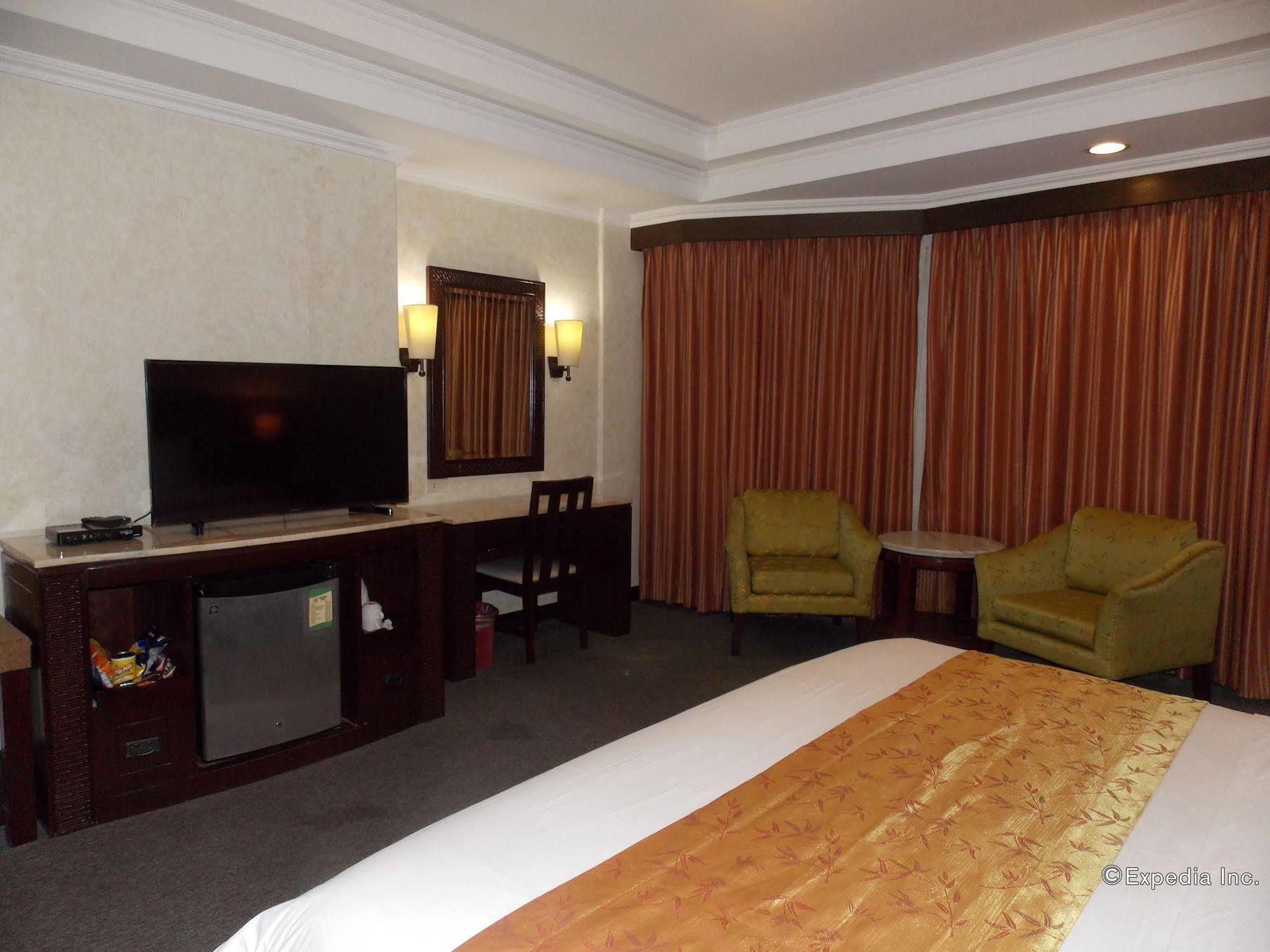Mo2 Westown Hotel - Mandalagan Bacolod Exterior foto