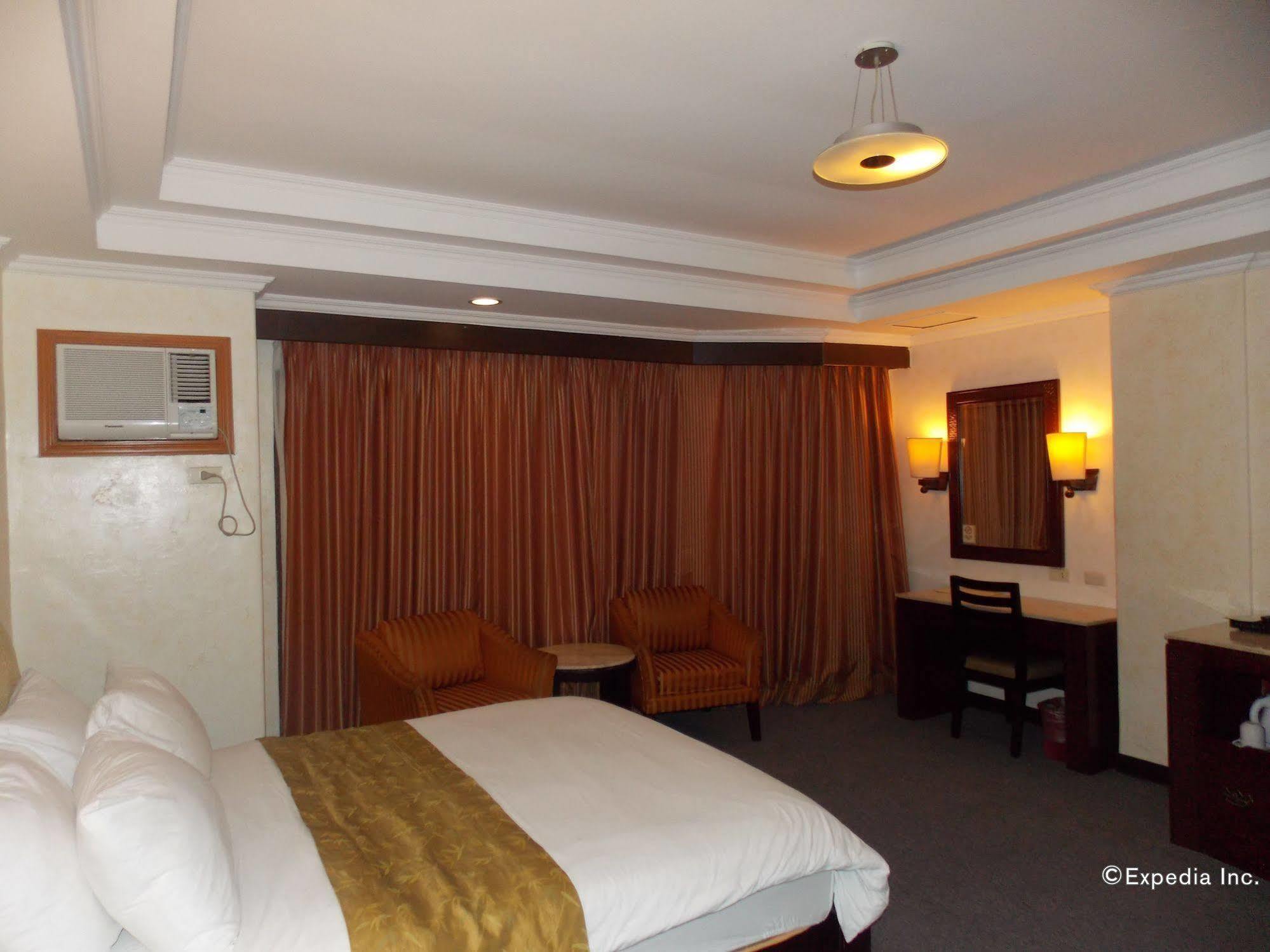Mo2 Westown Hotel - Mandalagan Bacolod Exterior foto